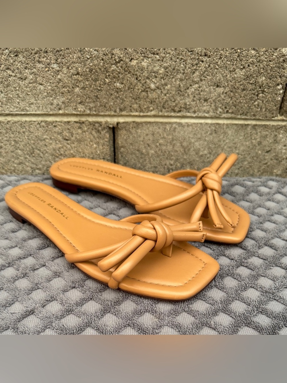 Loeffler Randall Hadley Leather Bow Flat Sandals Dune Size 6.5 B